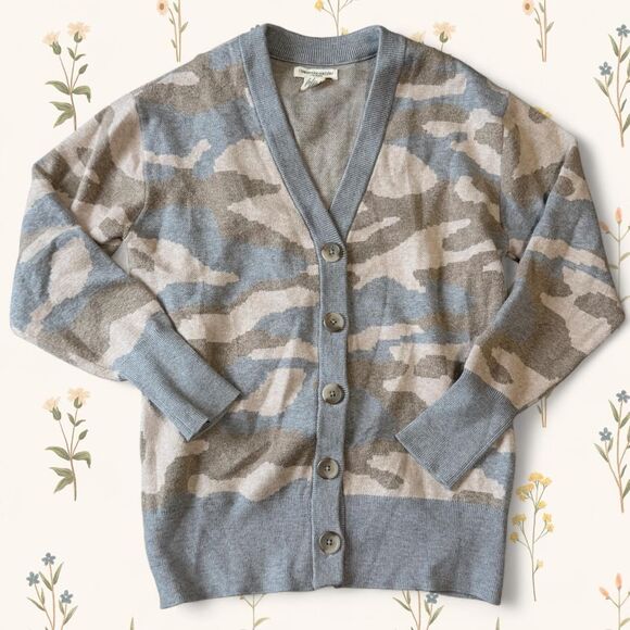 Christian Siriano Sweaters - Christian Siriano Cozy Streetwear Indie New York Muted Camo Cardigan XS